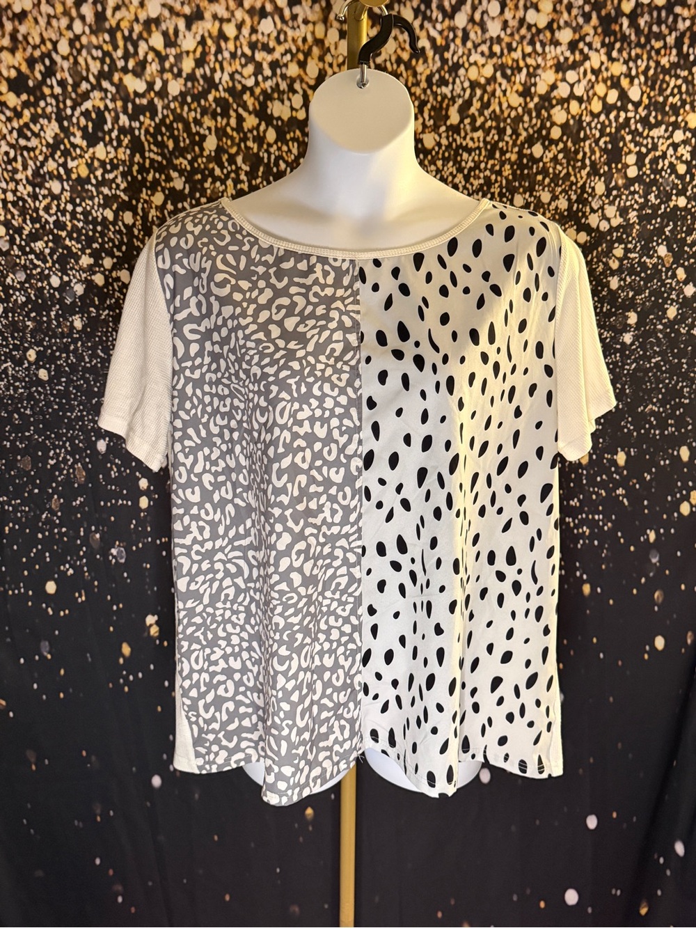 Women's Short Sleeve Mixed Print Blouse in White and Gray